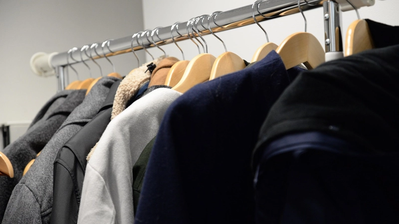 コートの臭いの取り方｜コートが臭くなる主な原因