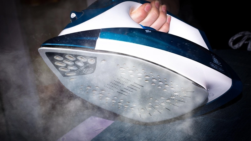 スチームアイロンで臭いを飛ばす